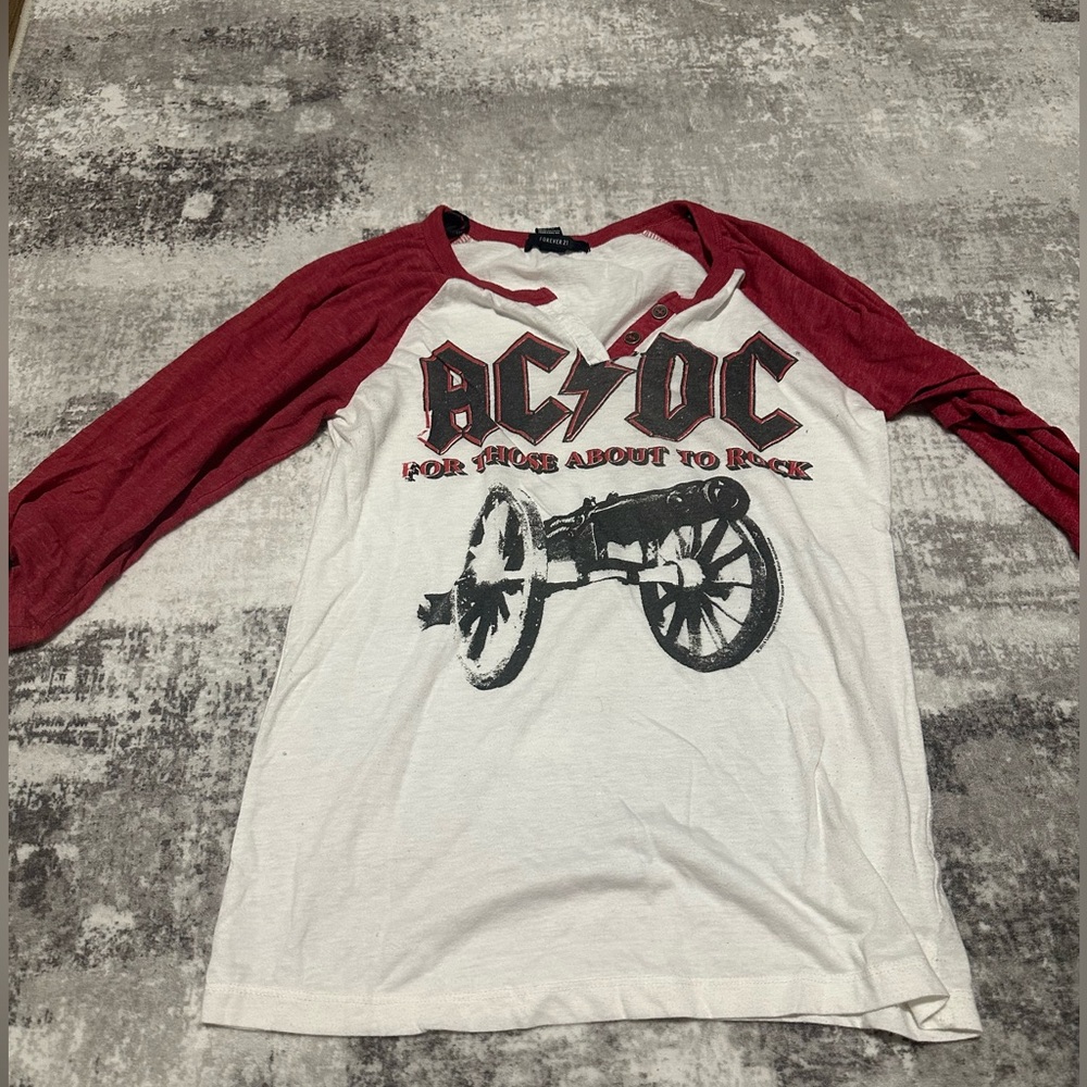 Forever 21 Tshirt & 3/4 Sleeve top